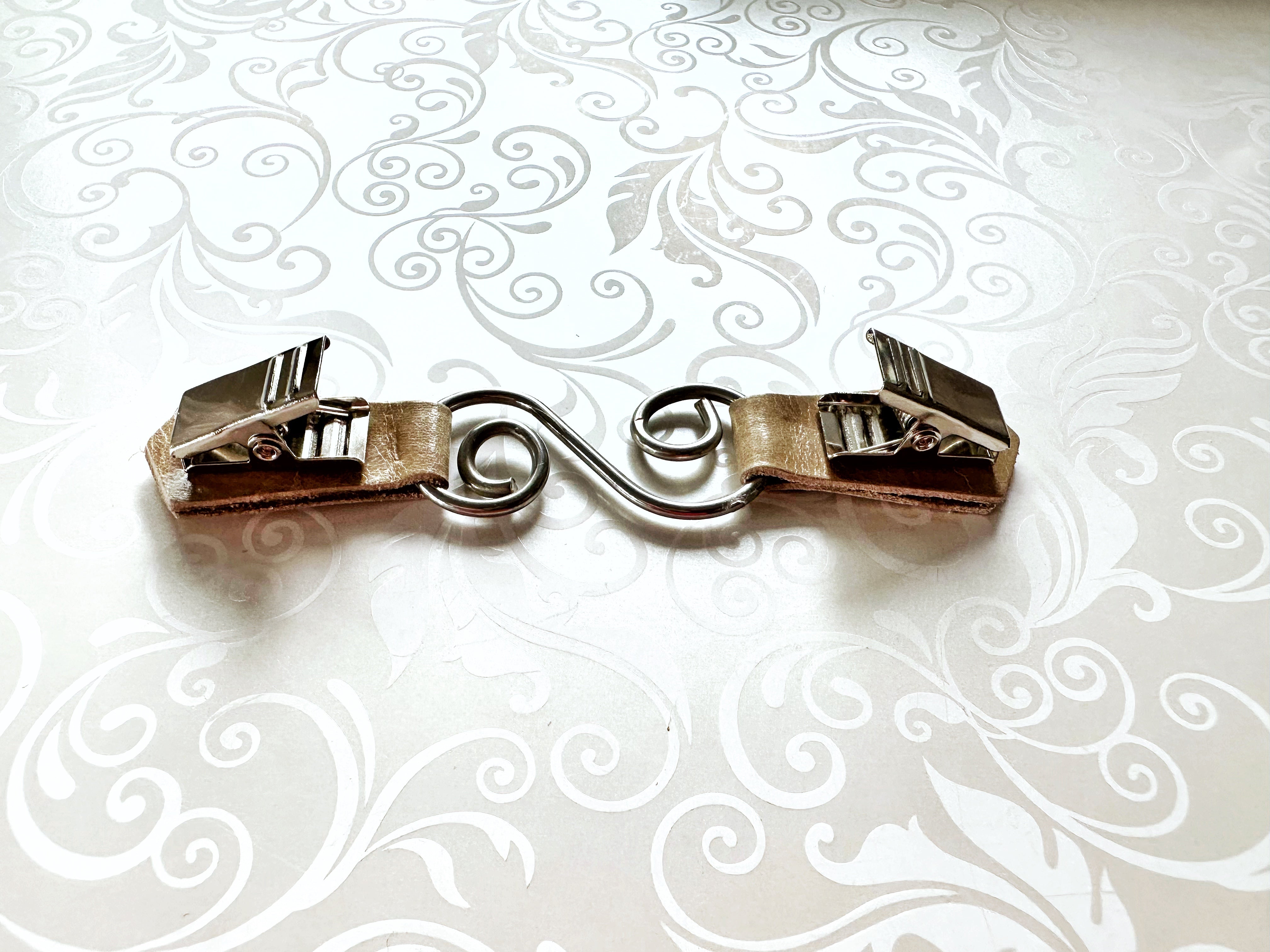 Silver & Latte Leather Swirl Cinch Clip