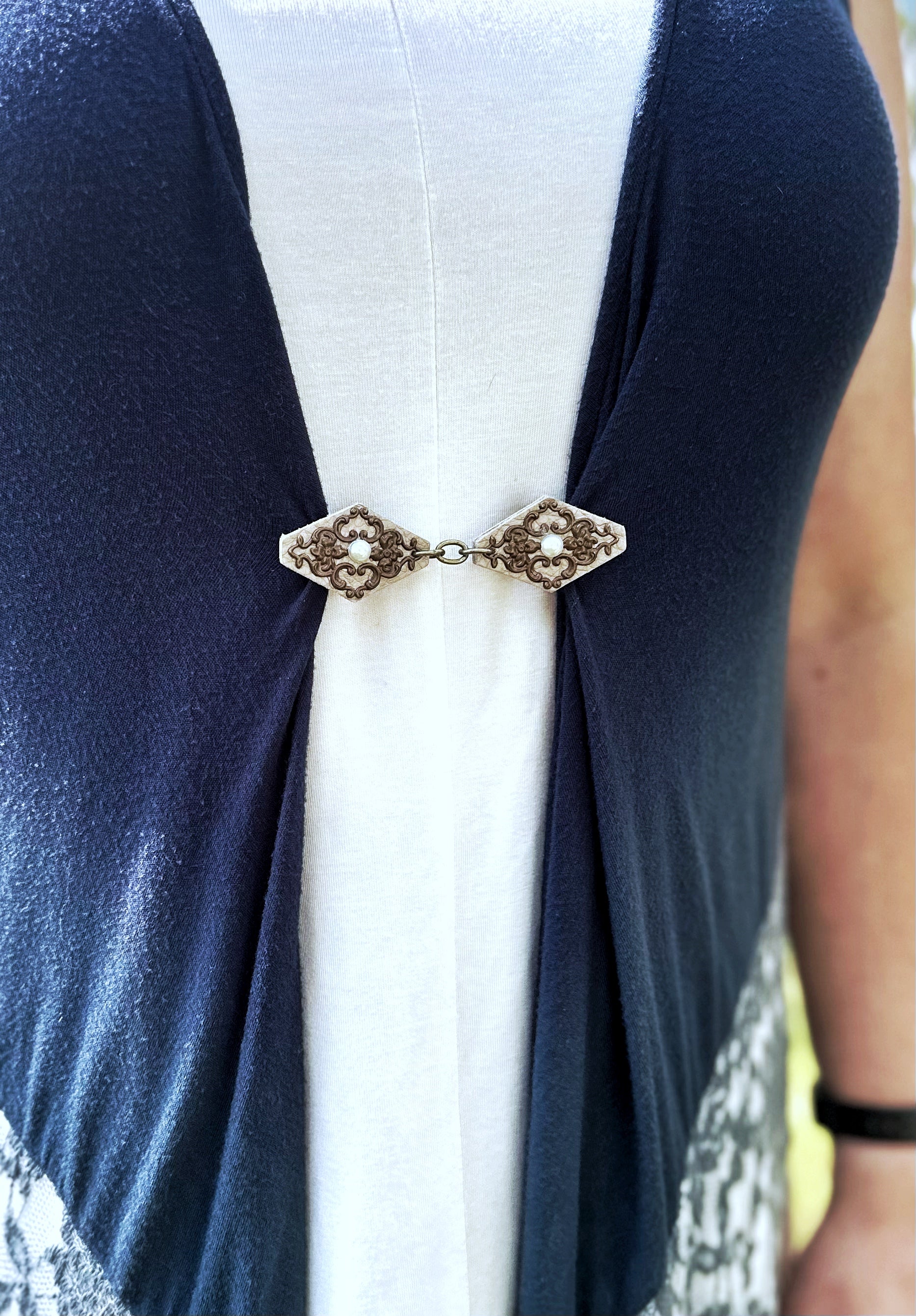 Bronze on Champagne Romantic Cinch Clip