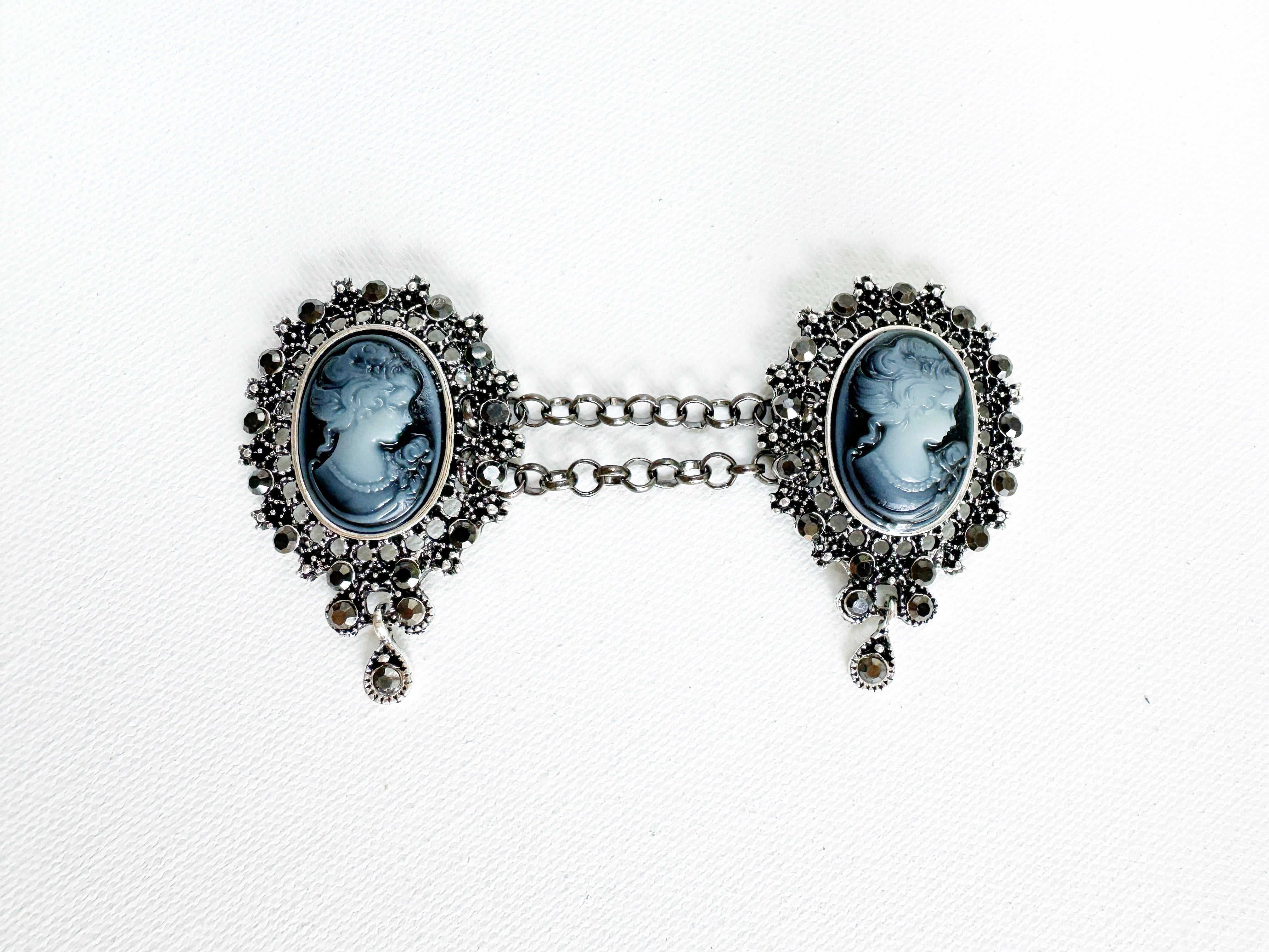 Victorian Blue Cameo Cinch Clip for Dresses, Sweaters