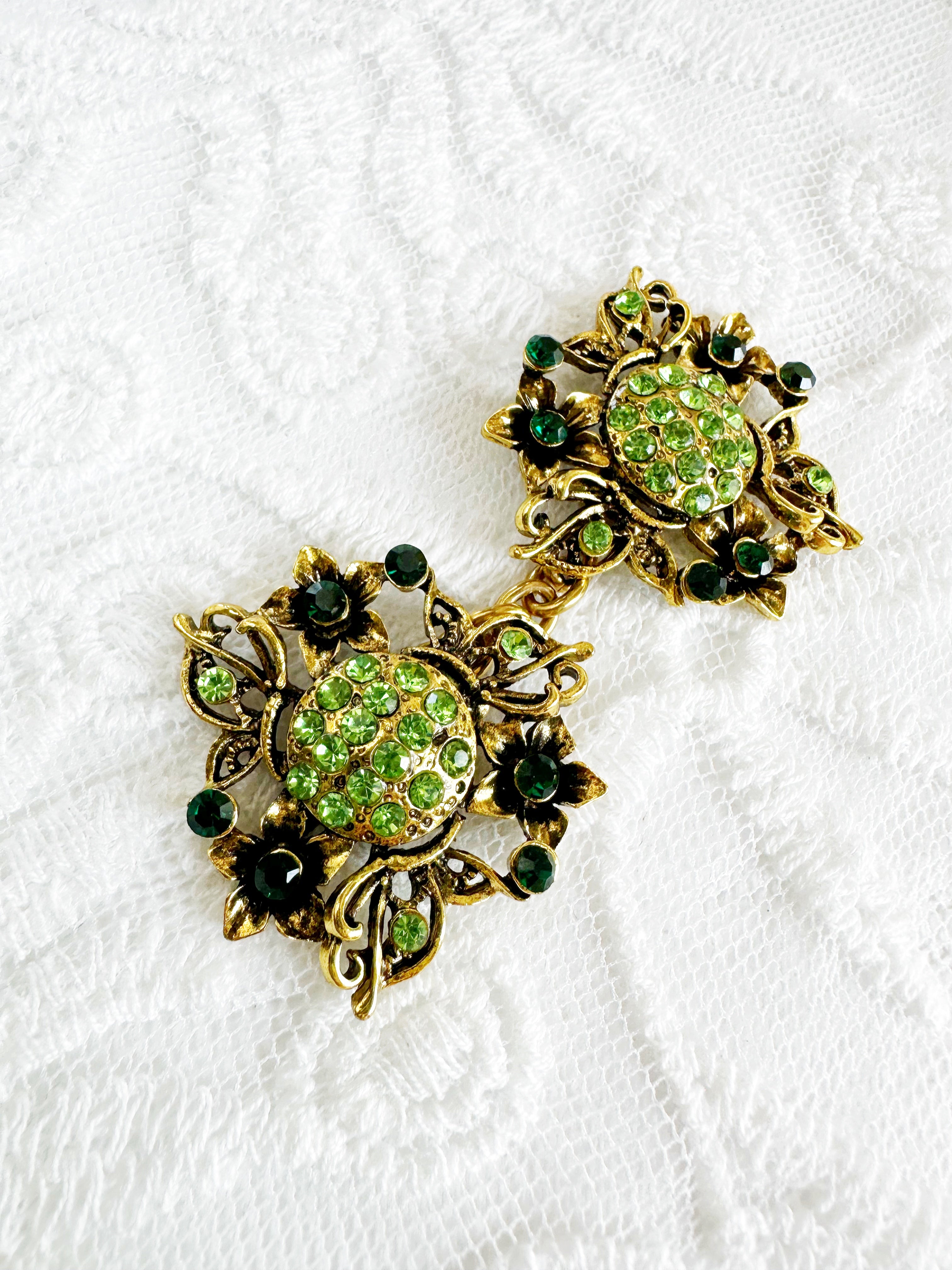 Green & Gold Art Nouveau Cinch Clip for Dresses, Sweaters