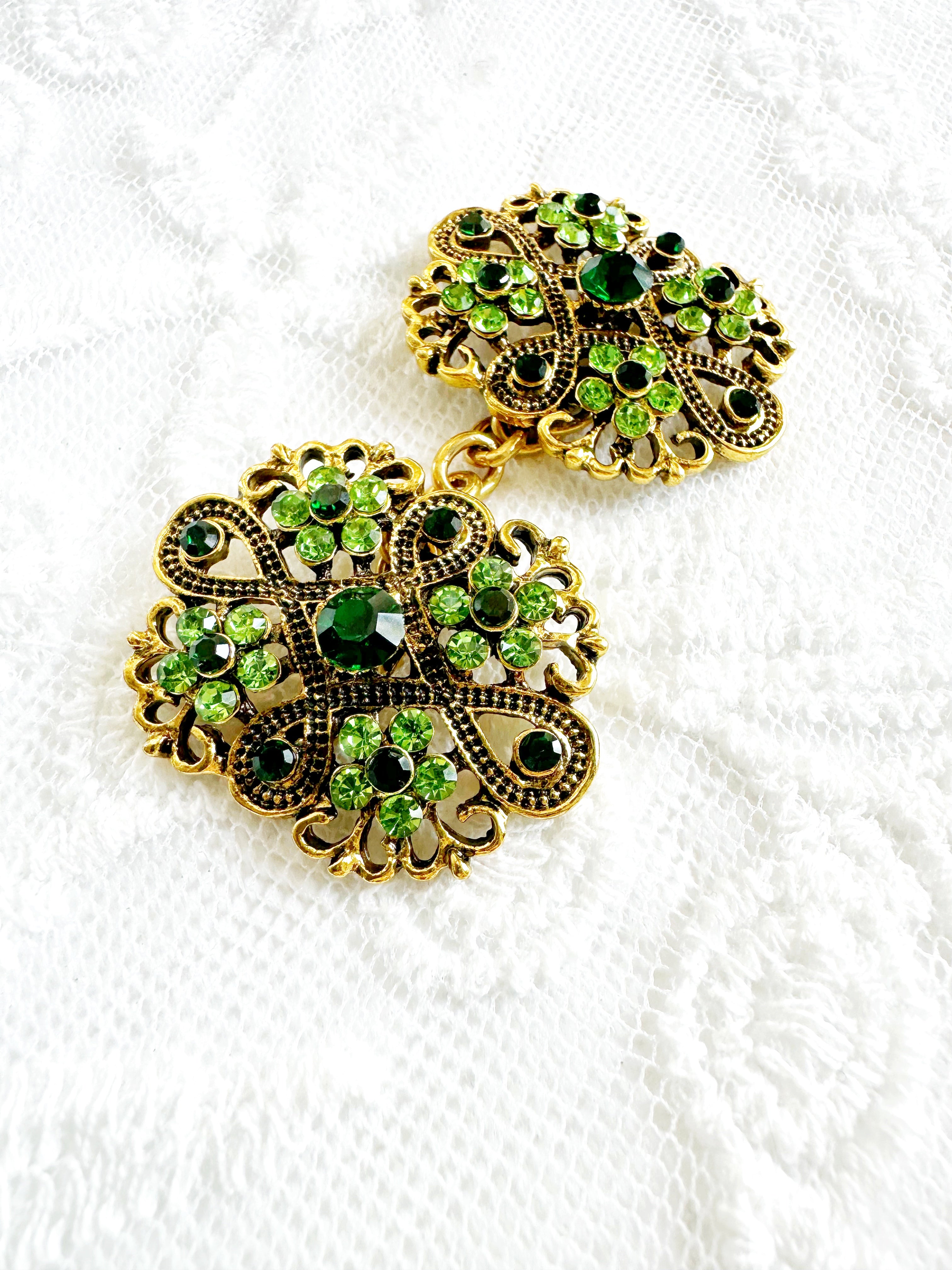 Green & Gold Art Nouveau Cinch Clip for Dresses, Sweaters