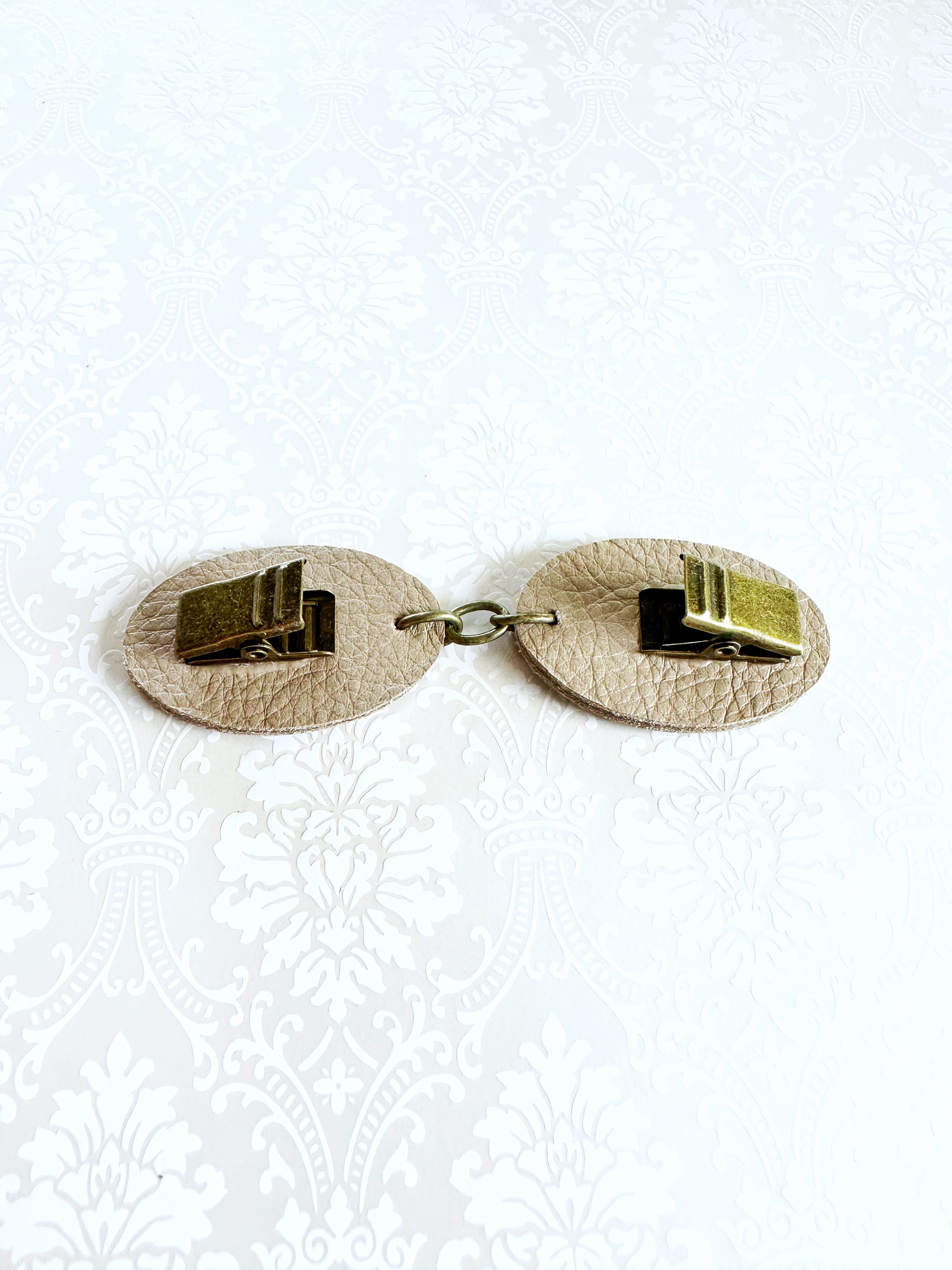 Bronze on Champagne Romantic Cinch Clip