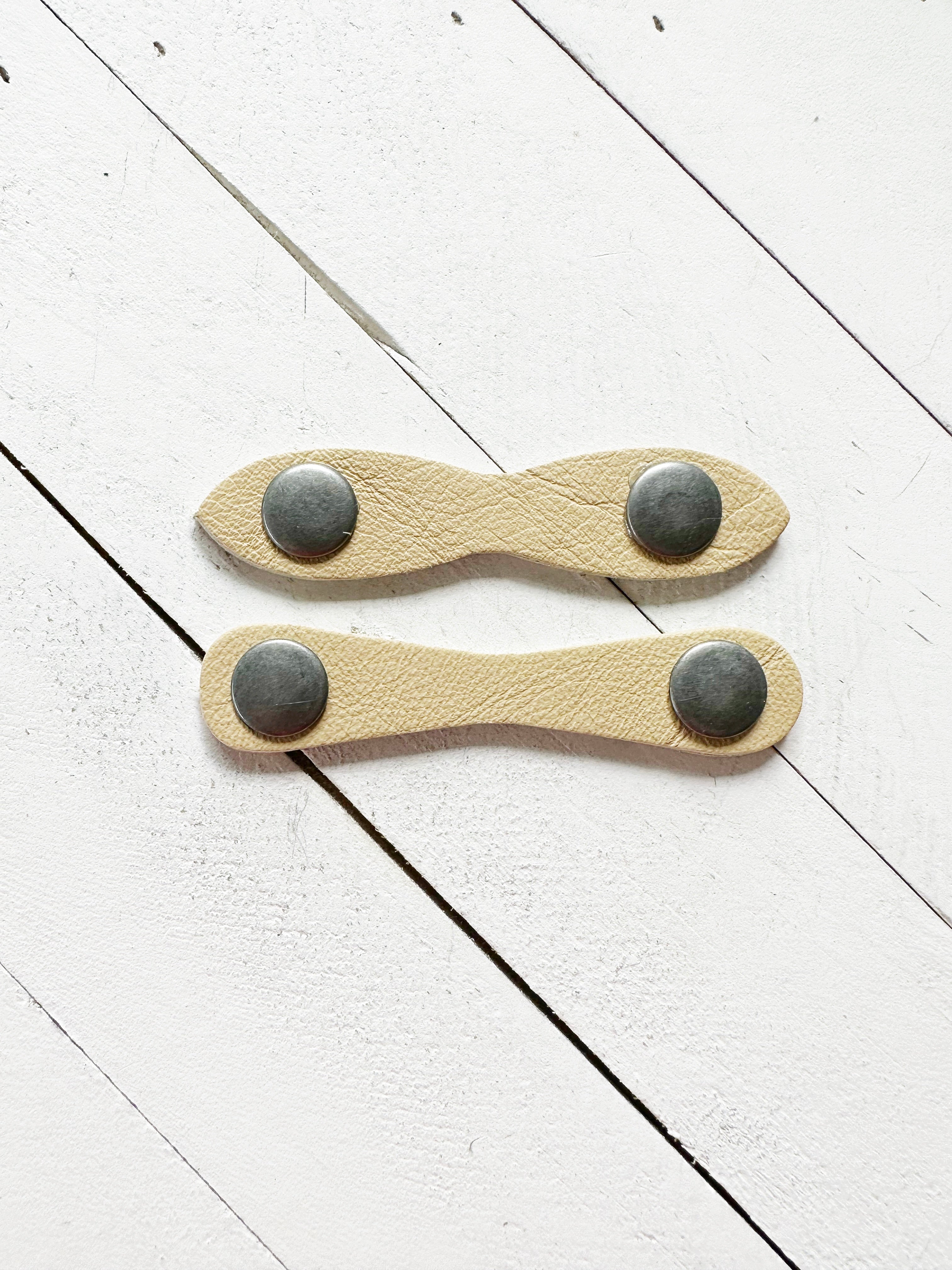 Valor-Lite Silver on Beige Leather