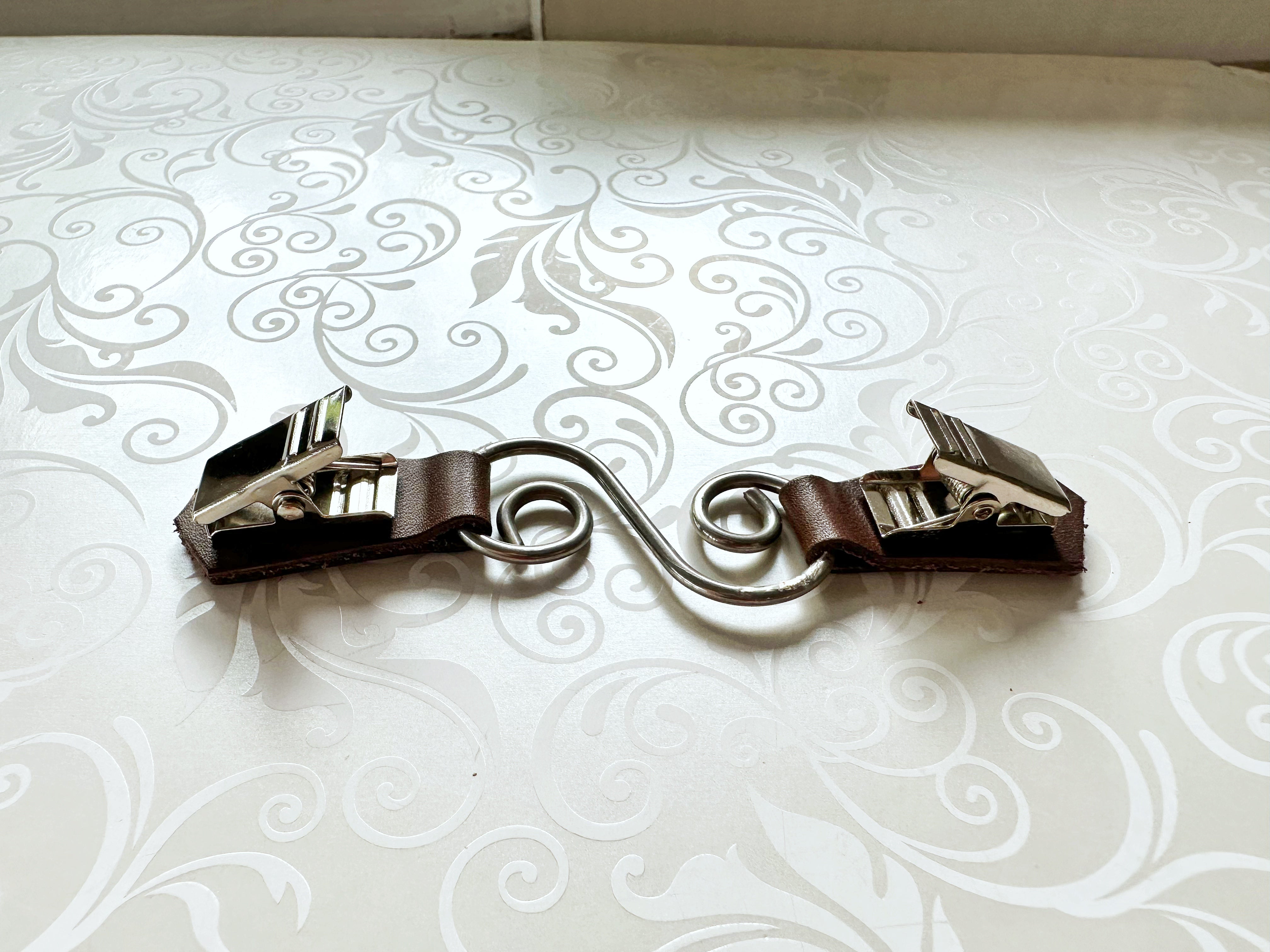 Silver & Brown Leather Swirl Cinch Clip