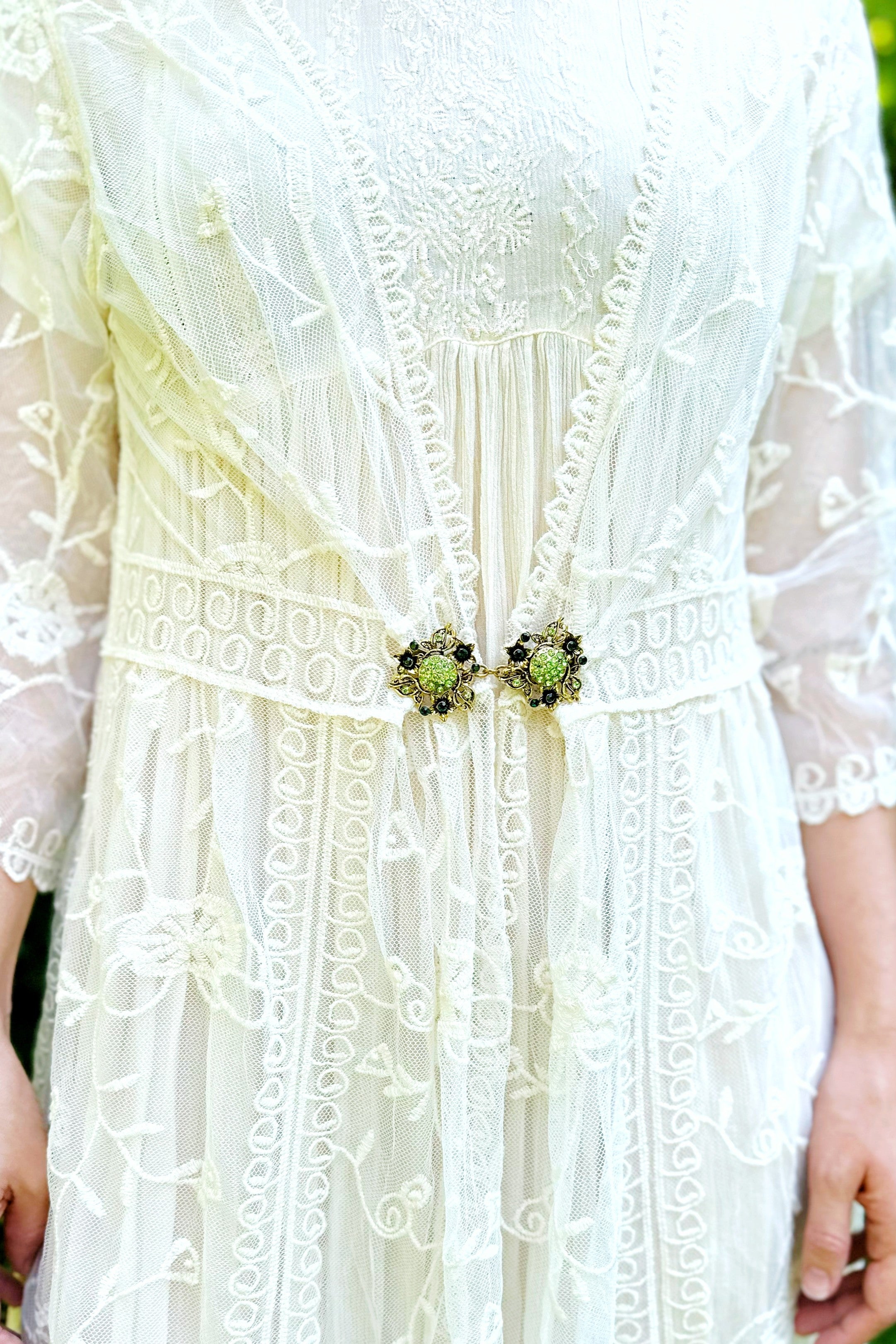 Green & Gold Art Nouveau Cinch Clip for Dresses, Sweaters