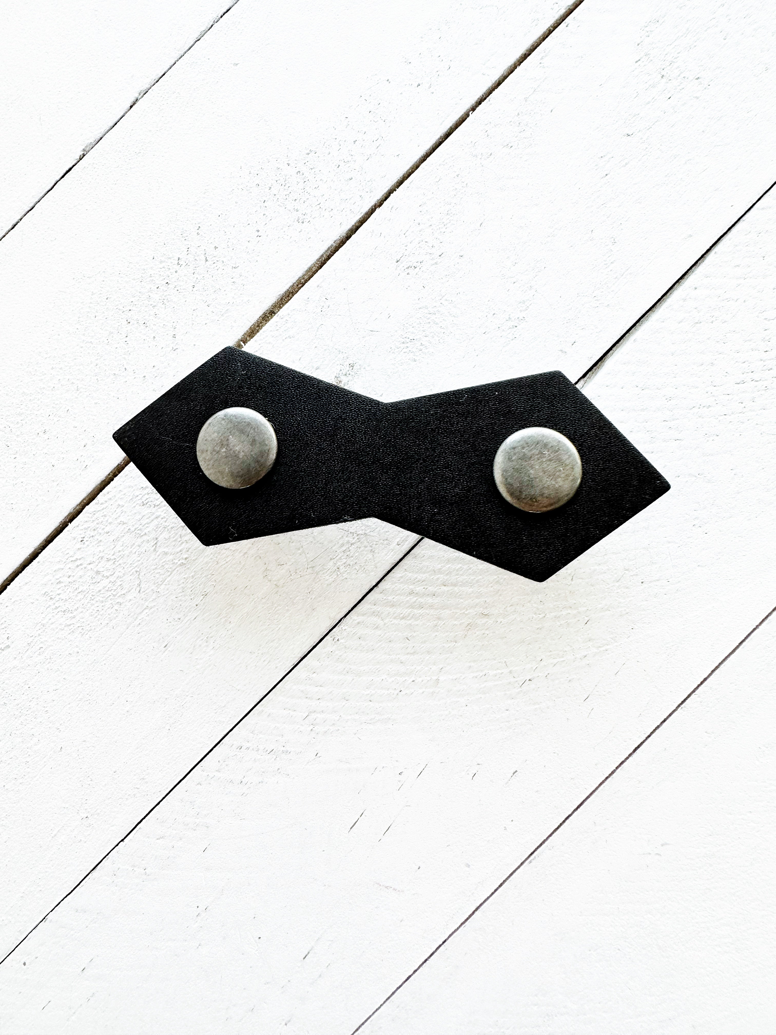 NEW *Valor* Silver on Black | K-708