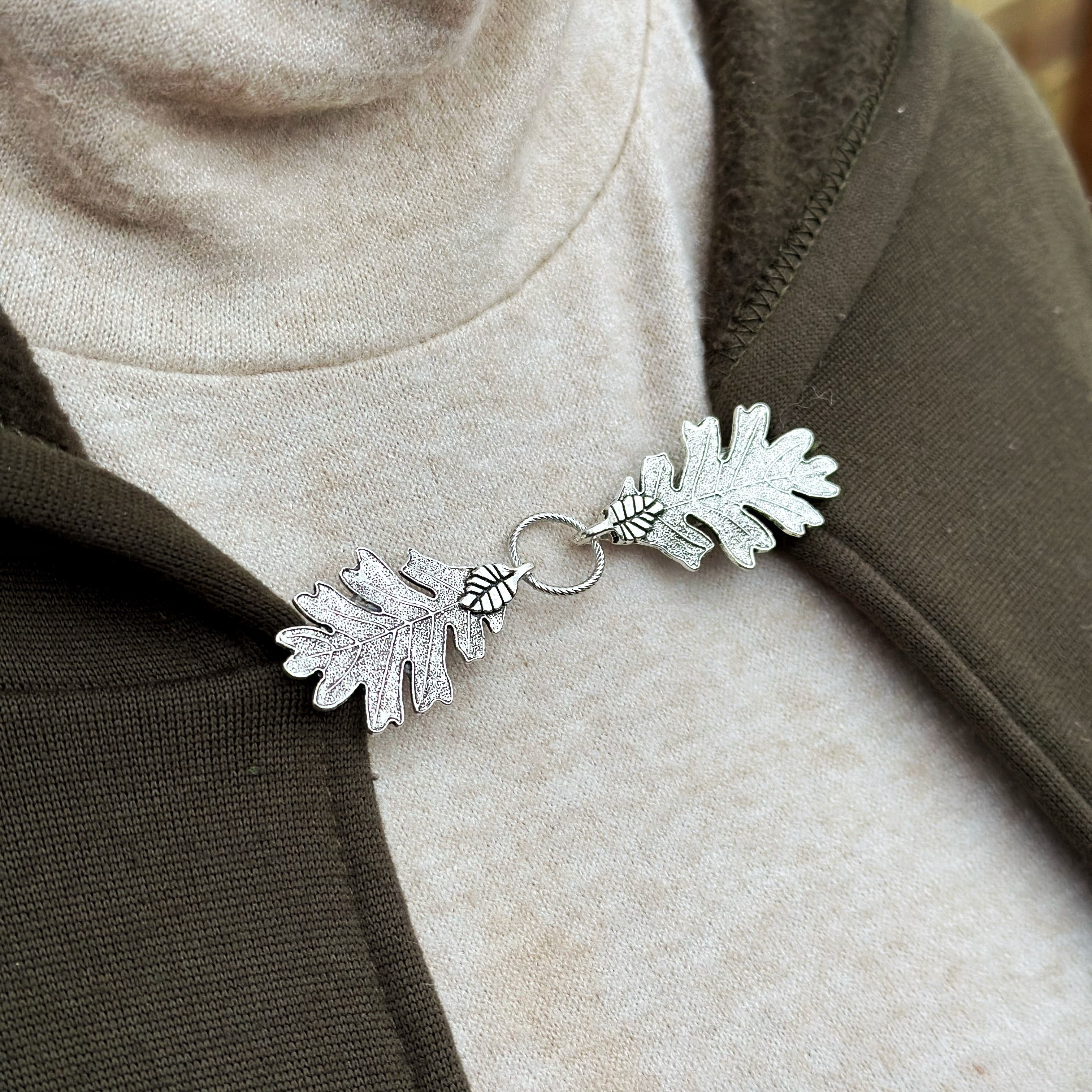 Kardiklips -Dress Clips & Cloak Clasps that give you closure you need.